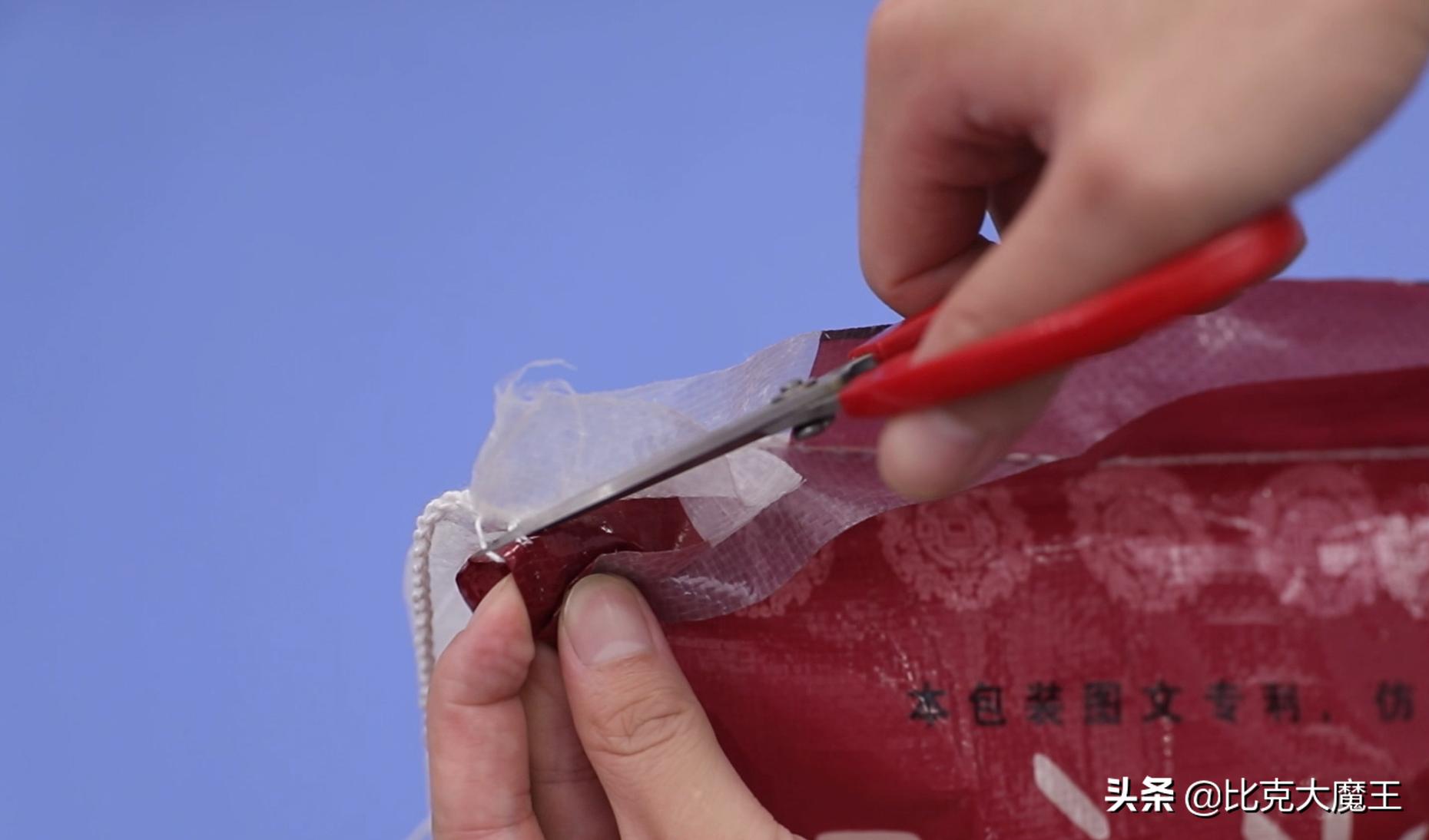 如何快速拆开米袋包装线,拆米袋线技巧妙招姐