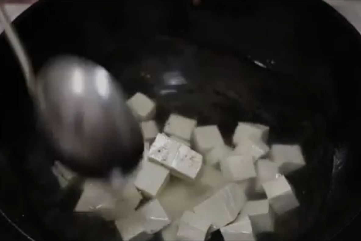 麻婆豆腐这样做好吃到爆,麻婆豆腐最好吃的做法豆腐滑嫩
