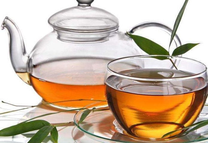 口腔溃疡可以用西瓜蘸盐治疗,口腔溃疡用一种药涂一下就好了