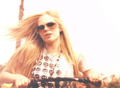 中国对艾薇儿的态度,艾薇儿非主流鼻祖