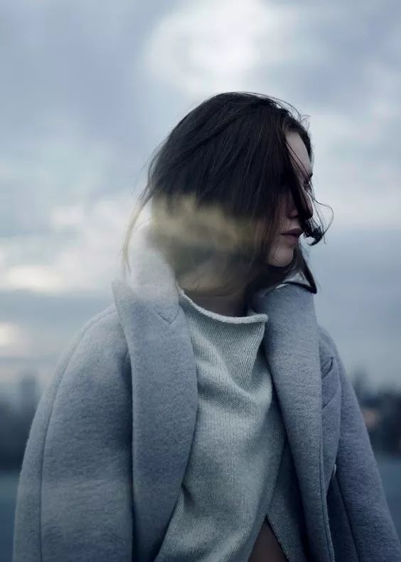 冬季穿衣咋去静电,怎样消除冬天身体穿衣服的静电