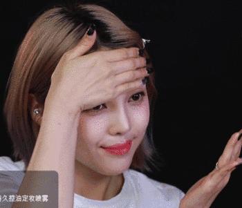 化妆bb霜的正确上妆手法图片,初学者化妆步骤能直接上bb霜吗