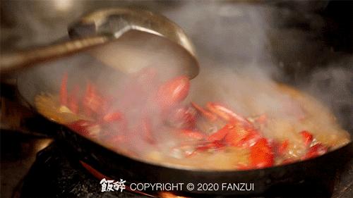 *男猛**深夜在线烧烤！柠溪这间3年串串界老店，变了…