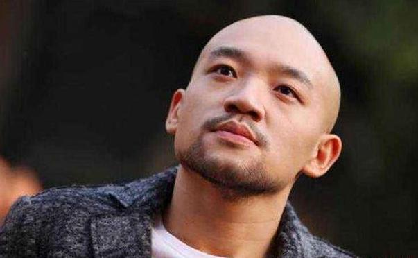 李代沫出狱后，直播3句离不开刷礼物，网友怒怼：穷疯的节奏