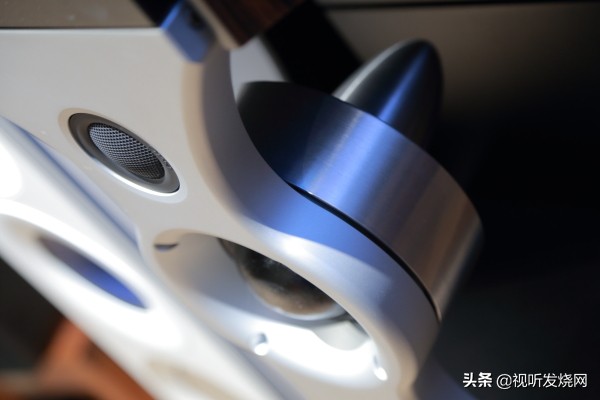 让音乐复活：PMCfactfenestria落地音箱