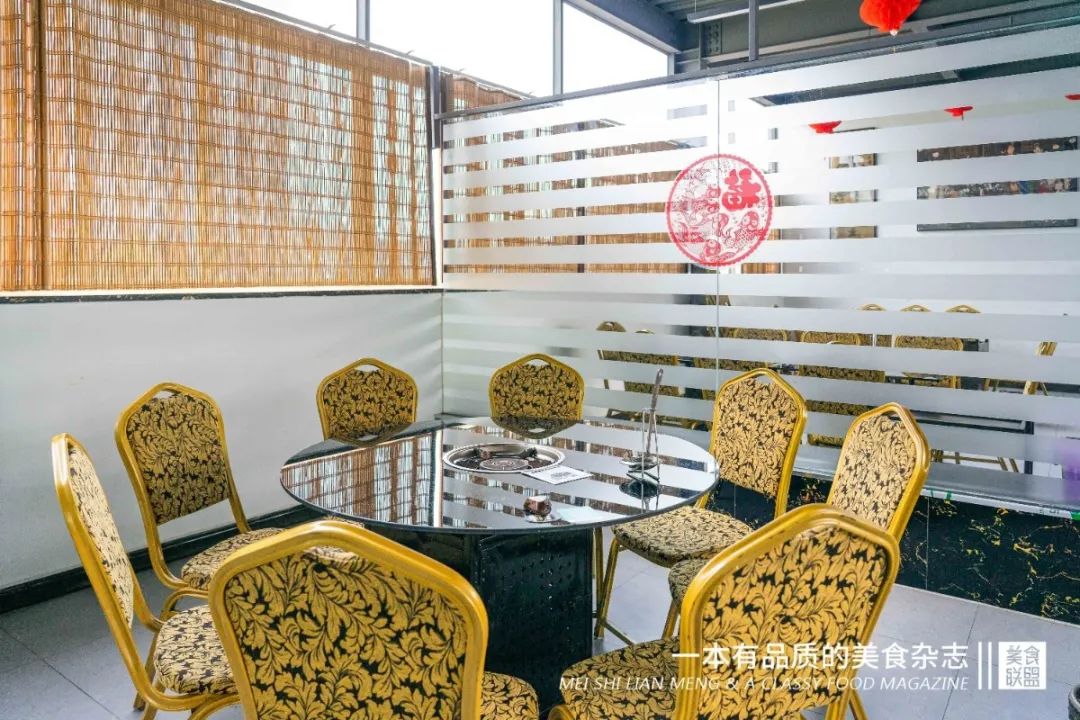 昆明拥有10辆车的男人，用一座城来藏臭味​，和一个不能说的秘密