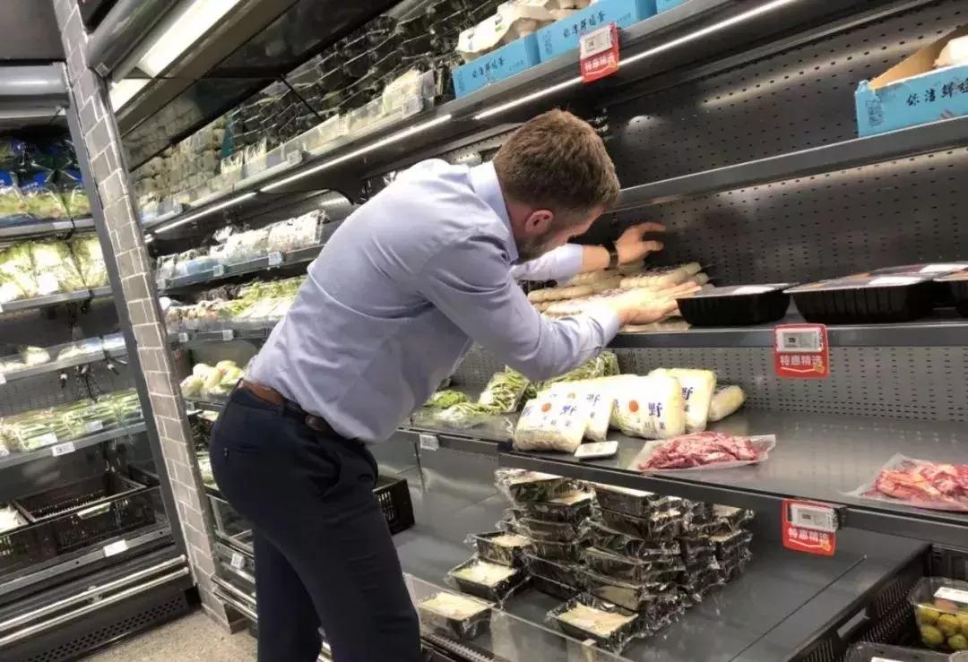 全球最大超市抢购潮,全球最便宜的超市100元