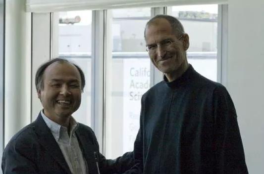 马云的金主爸爸：经济衰败后创办日本最成功企业，员工从不996