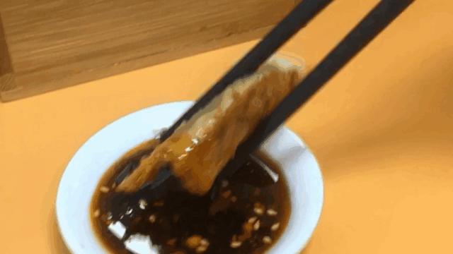 早餐界的排队王----乔馋锅贴,1.2一个居然年赚200多万元