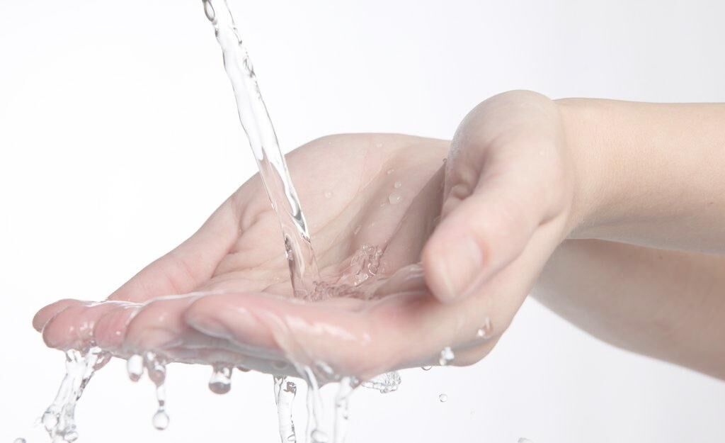 新手戴美瞳教程几秒钟学会,3秒教你戴美瞳