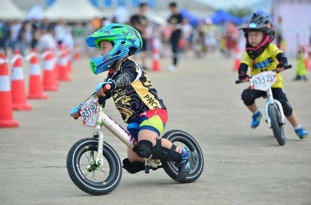 央视曝光网红“毒玩具”，增塑剂超标300倍！孩子几乎人手一个