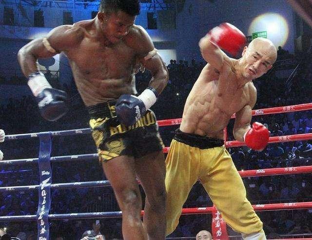 少林总教头习武36年练成达摩内功自称没有对手，专家：敢打一龙吗