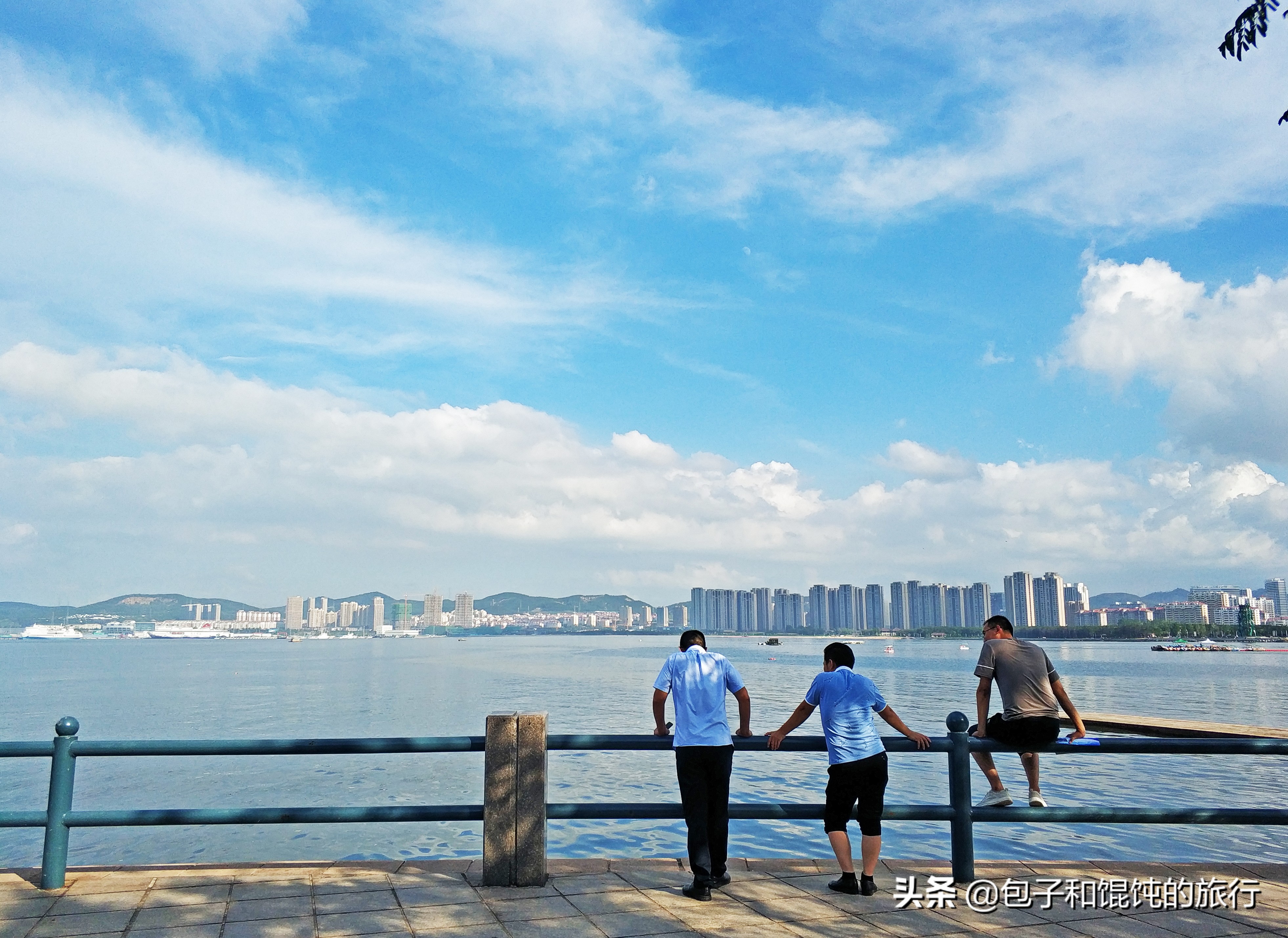 威海荣成和石岛及乳山之间的关系,乳山和威海是一个市吗