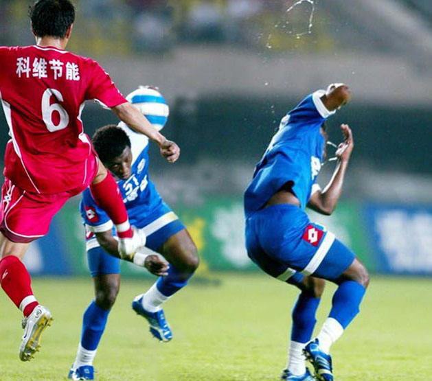 足球史上最恶劣的十大犯规,盘点看着都痛的画面