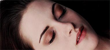 暮光之城贝拉长大后的女儿演员,暮光之城贝拉女儿合成照片