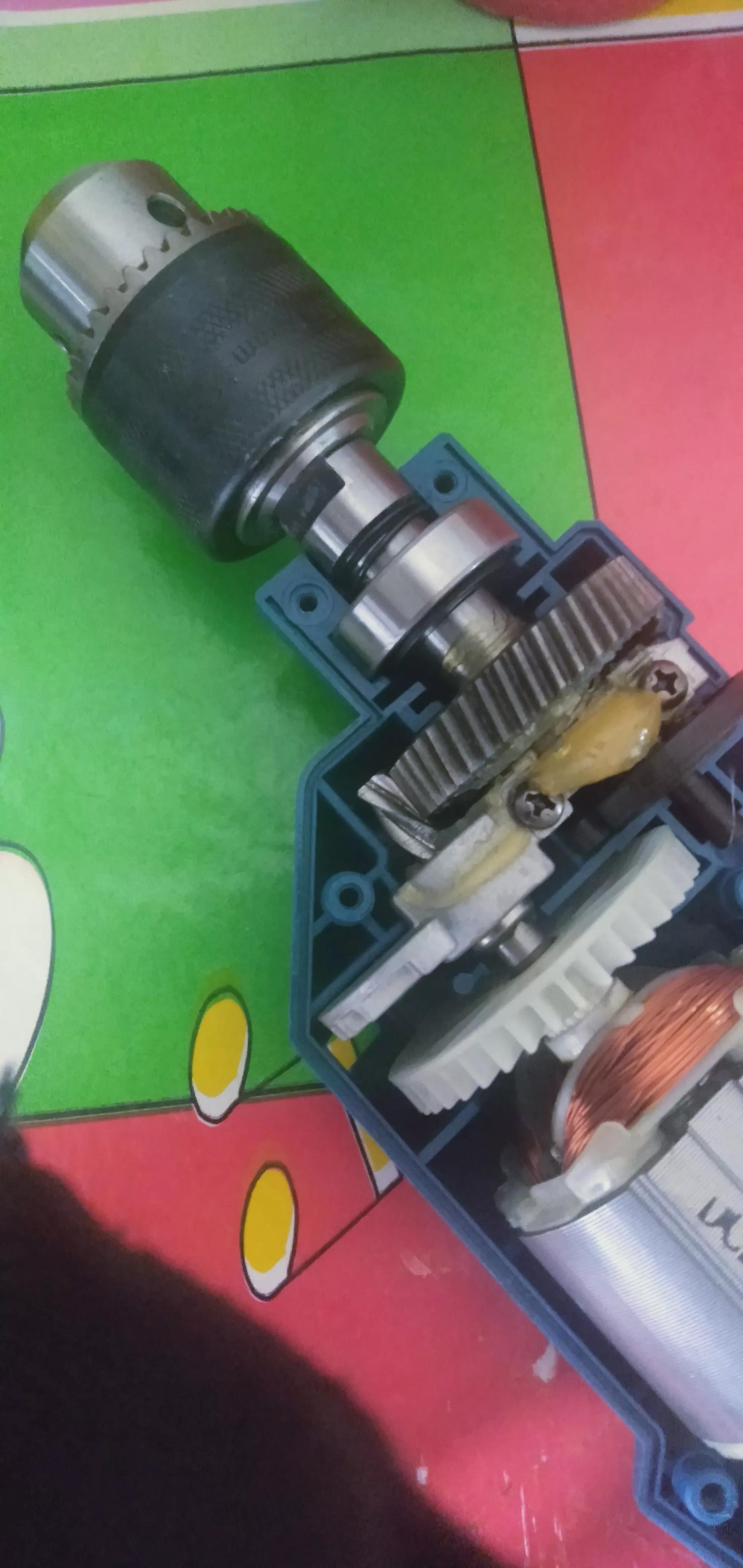 手电钻前面的夹头构造及更换,晶思达手电钻开关总成内部构造