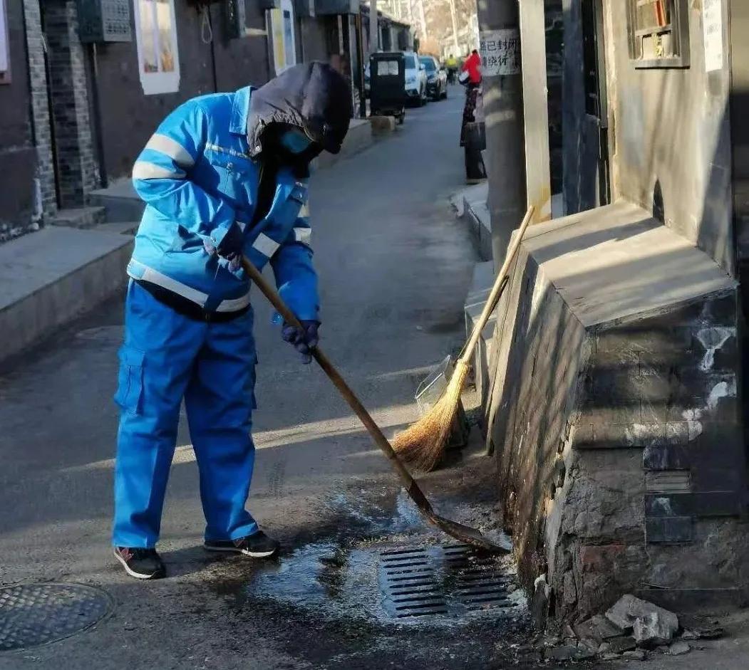 实拍！－10℃阵风7级，通州街头4000余名环卫工人在岗，消杀清扫防控疫情