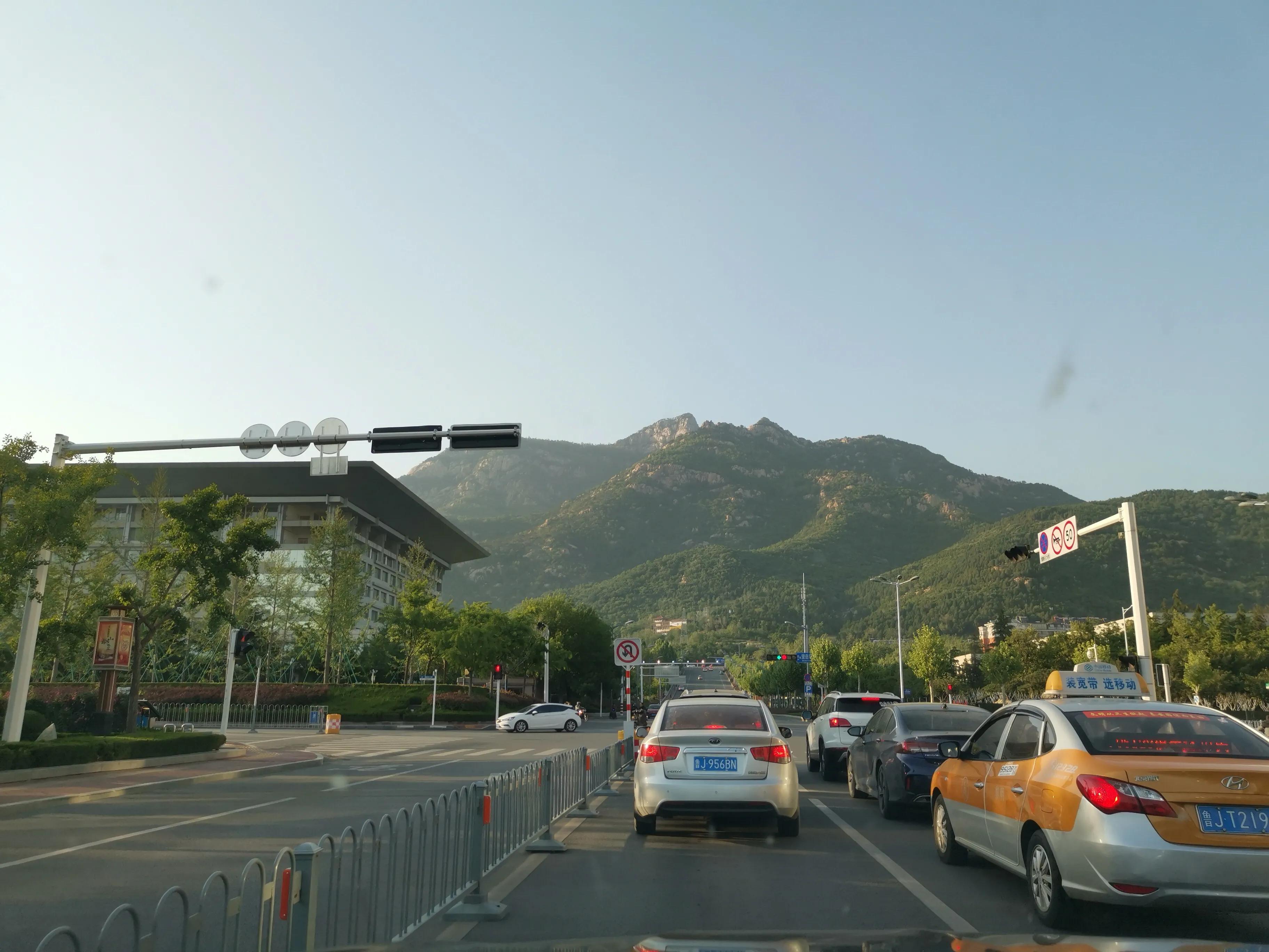 我在泰山望*安泰**（鲁跑之十四）