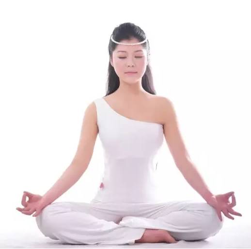 4个坐姿,帮你塑造形体美,让你腹部的赘肉全“坐”掉