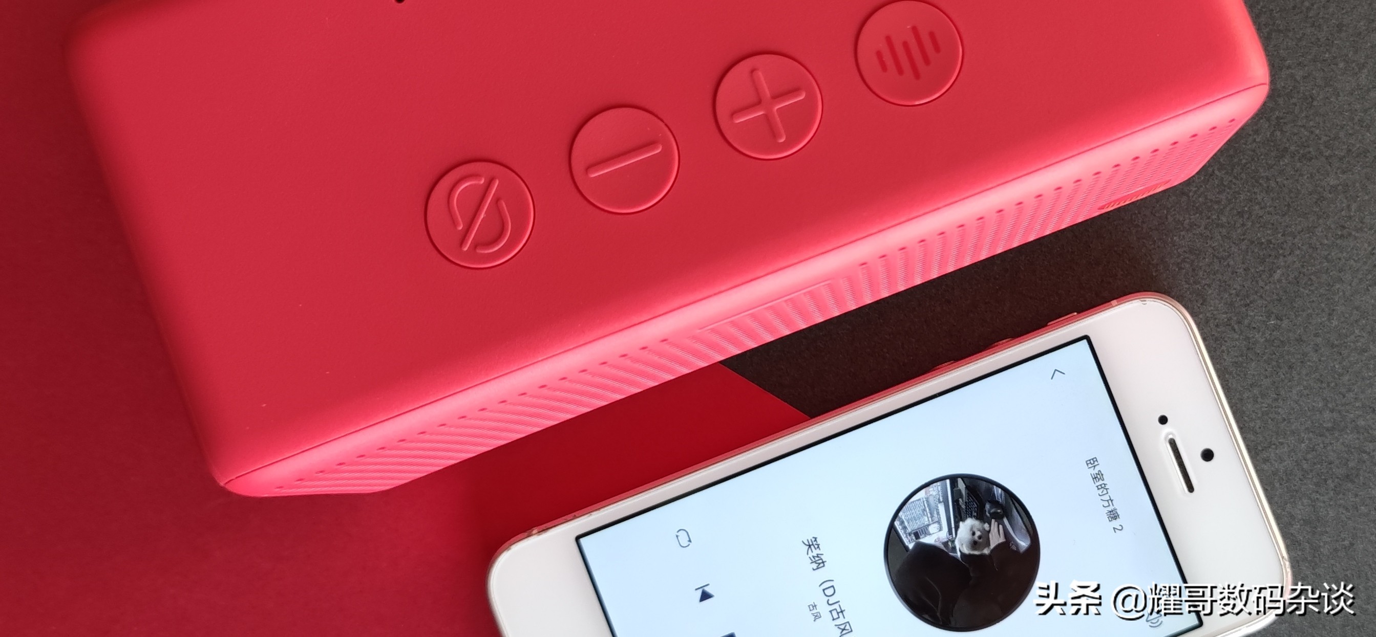 天猫精灵和小爱音箱哪个音质好,天猫精灵智能吸顶音箱和智能家居