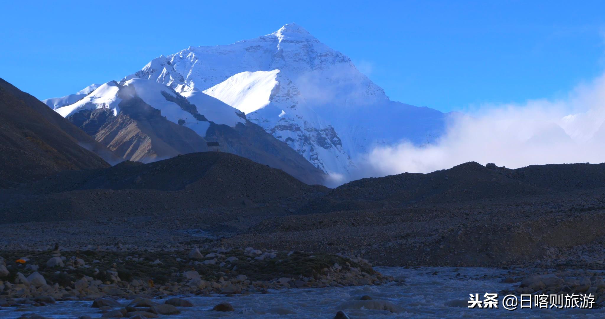 珠穆朗玛峰国家公园和珠峰大本营,珠穆朗玛峰国家公园纪念碑