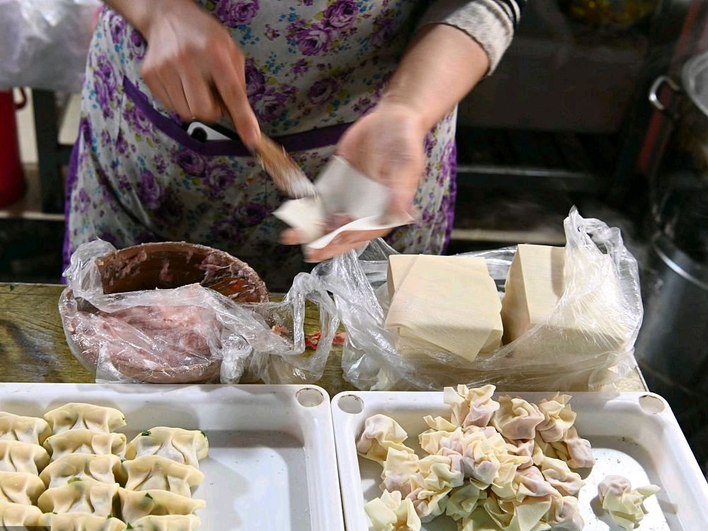 开饺子馄饨店用什么锅,一个人开实体店馄饨怎么做