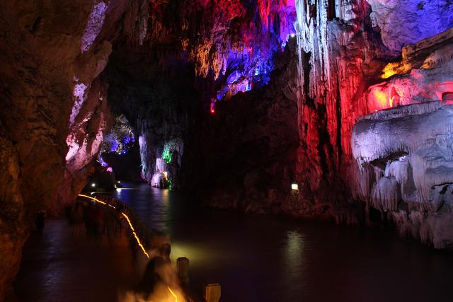 云南建水燕子洞,燕子洞和织金洞