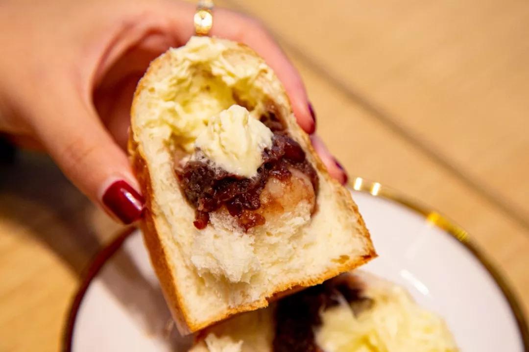 日本来的面包，“落户”深圳，里面竟然还“藏钱”