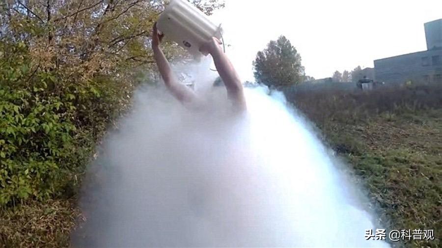 液氮的科学原理,老外使用液氮原理