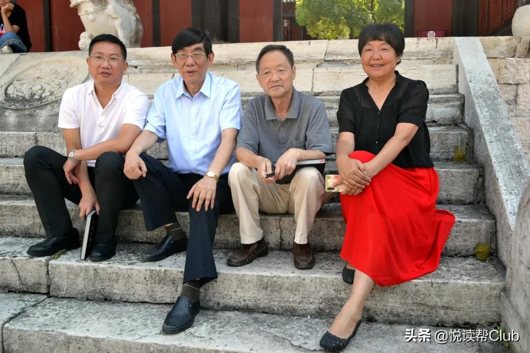 徐霞客描写万峰林的文章,徐霞客漳浦文章