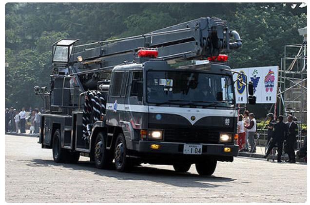 日本隐藏式警车,日本警察用的是什么警车