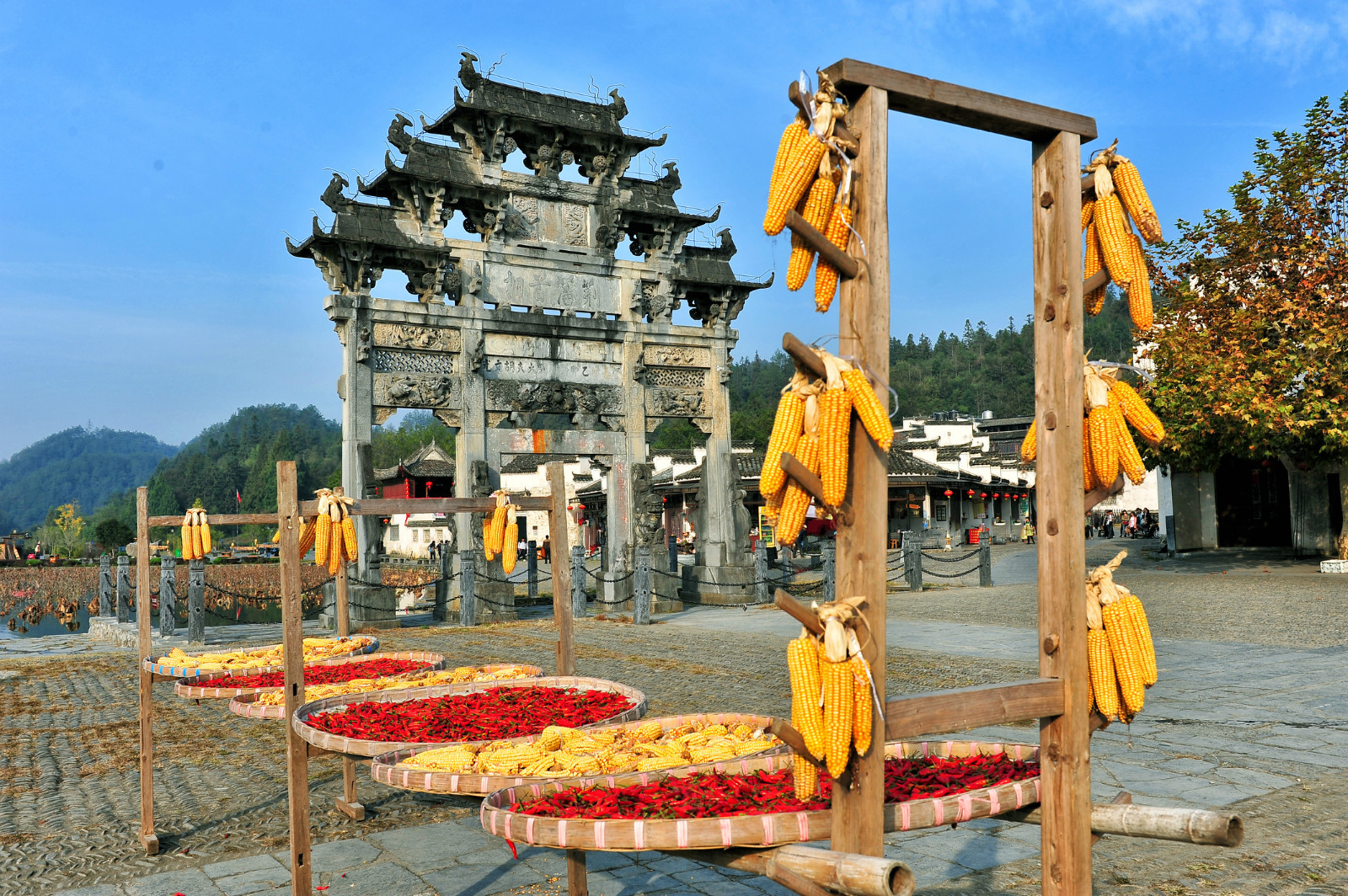 宏村与西递古村哪个更值得去,徽州古城和西递宏村是一个地方吗