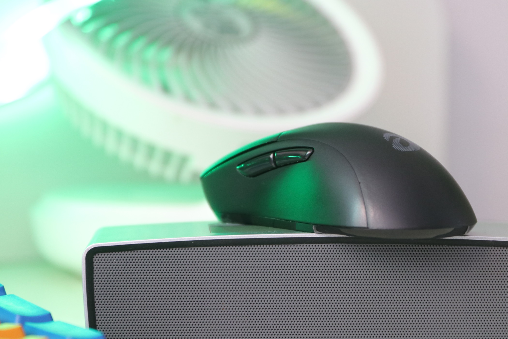 英菲克无线鼠标是国产的吗,既能有线又能无线电竞鼠标推荐