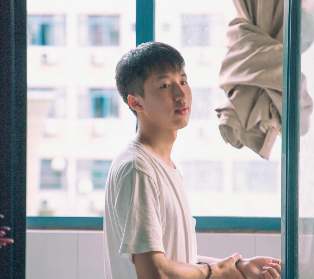 陕西高颜值的大学生,清华学霸颜值惊呆网友