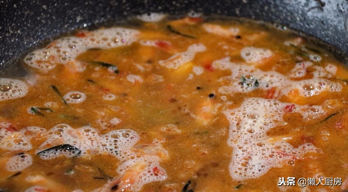 剥完虾仁,壳儿不要扔,这样简单一做,比浓汤宝还鲜,简单又好学