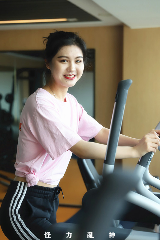 无边泳池、宝藏日料、马杀鸡，藏在湖滨南的星级酒店承包我一整天