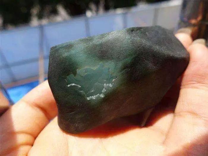 赌石冰种翡翠,翡翠赌石高冰种