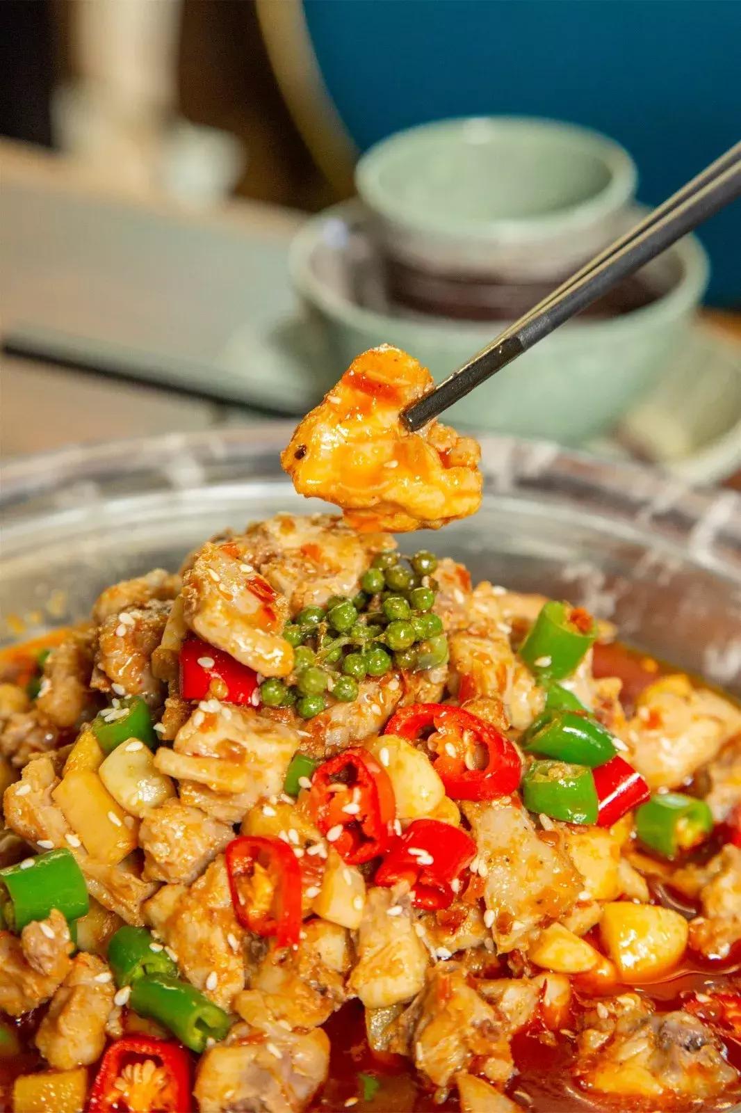 网红兔兔鲜锅来了，三天6.8折，锅子都是水晶的~~