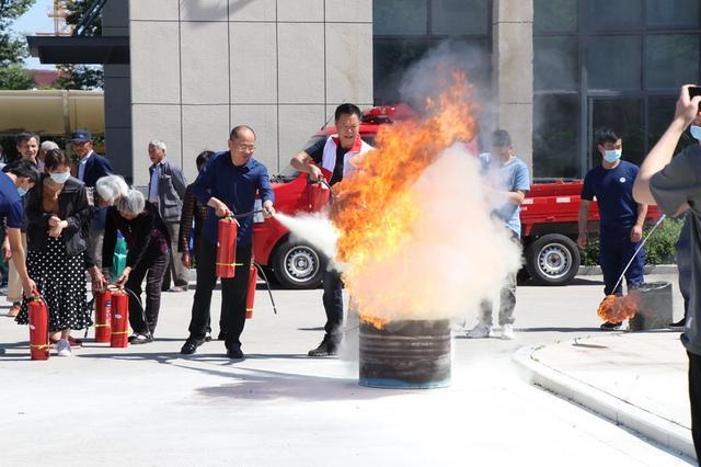 消防员四种逃生自救视频教程,疏散逃生灭火科普视频