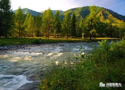 嘎嘎离世已三十多年，先进与落后，愚昧与文明，在大山里碰出火花