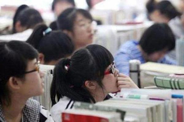 三年级上语文成绩差该从哪里下手,语文成绩越来越差什么原因