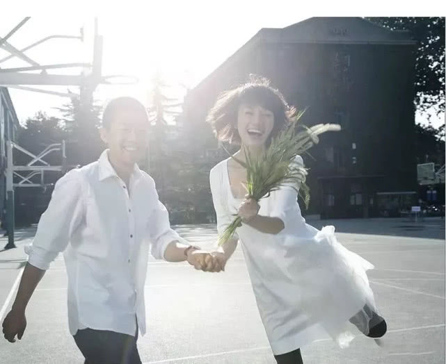 唐嫣罗晋婚纱照最新图片,唐嫣罗晋私下亲密细节婚纱照