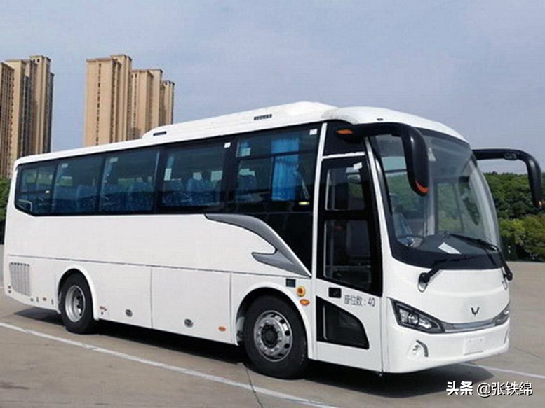 五菱柴油轻卡3.8米新车价格,五菱尺寸最大的面包车