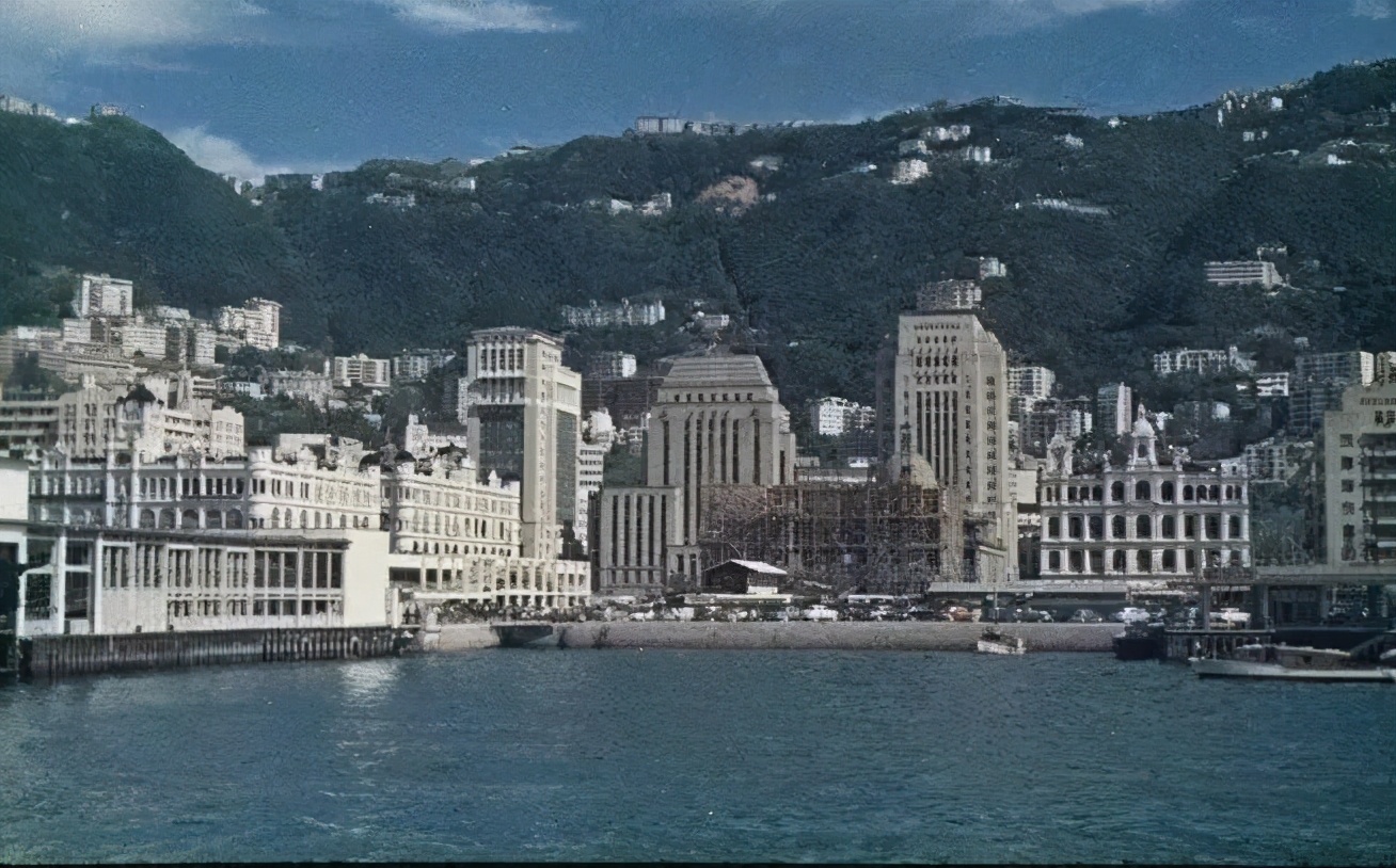 解放广州后,为何未一举解放香港?毛*东泽**:长期打算,充分利用