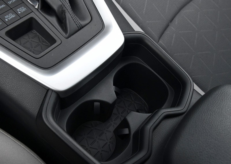 硬汉气质的荣放具体表现如何?动力强劲有力,果然不同凡响