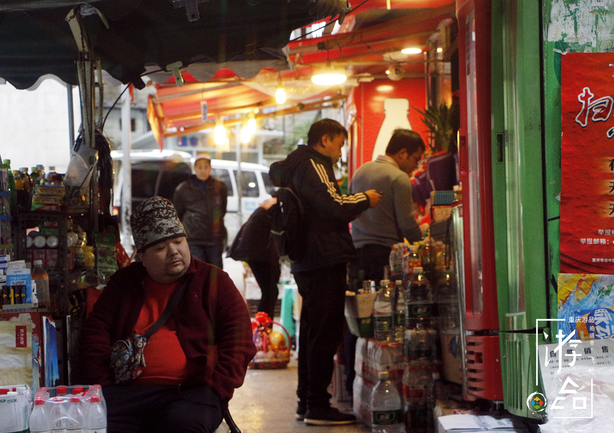 比小说更精彩的袍哥人生:当土匪,带绿帽,这个哈儿并不哈!