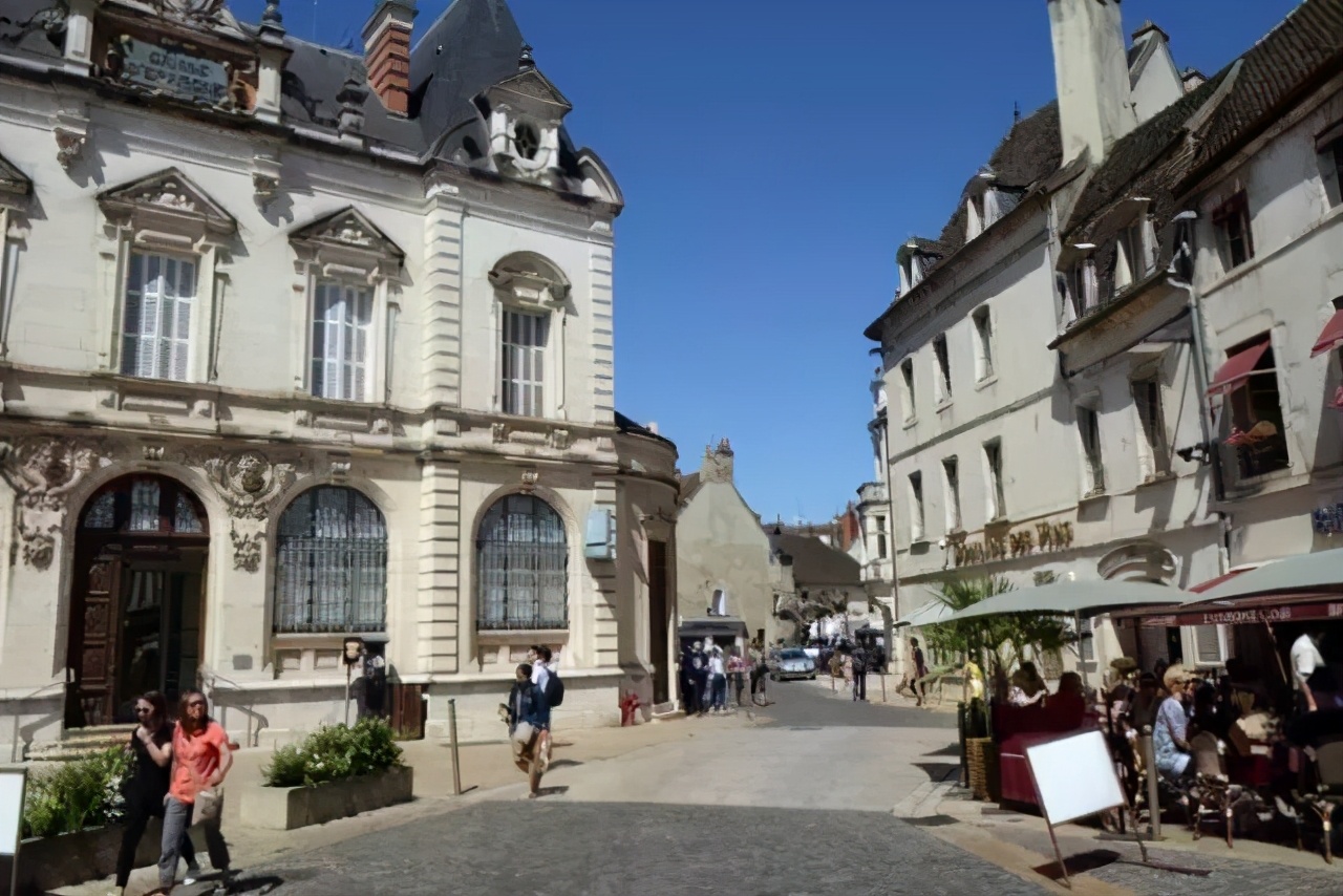 IP加持，小镇腾飞