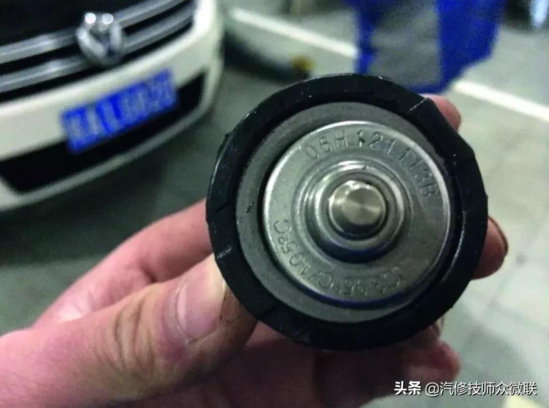 大众水温传感器坏了冷车启动困难,大众发动机故障灯亮氧传感器坏了
