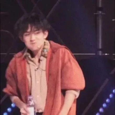 男头像｜可以脆弱，可以是不完美的