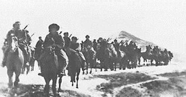 1951年邓华为何主动让位第一副司令给陈赓？甚至亲自致电伟人